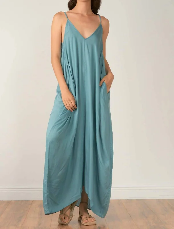 Maxi dress with bubble hem-Maxi Dress In Jade