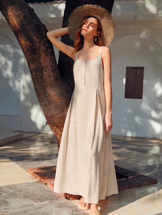 Maxi dress with a slit-Beige backless maxi dress