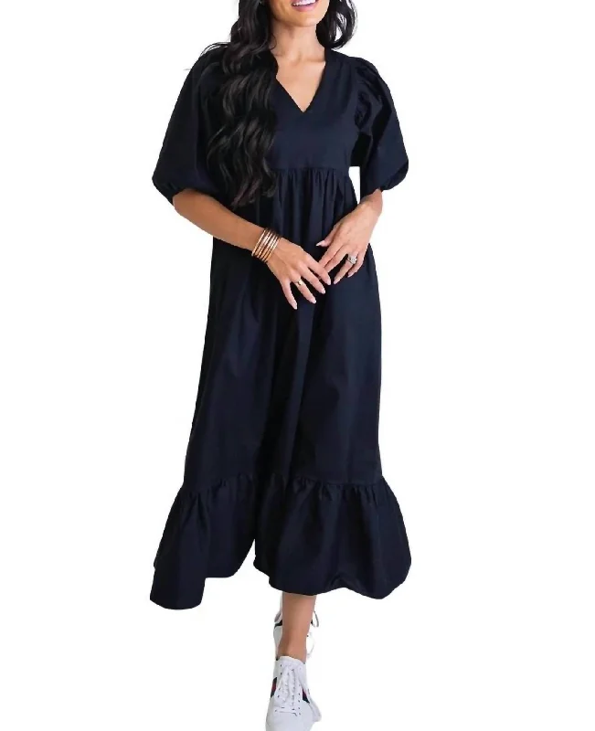 Maxi dress with keyhole neckline-SOLID POPLIN V-NECK MAXI DRESS in Black